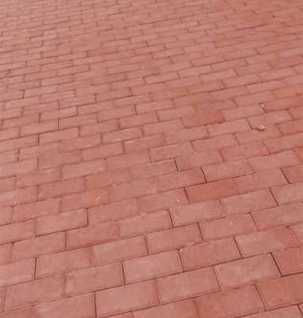 洛陽(yáng)老城區(qū)中鑫家苑透水磚施工效果展示 洛陽(yáng)老城區(qū)中鑫家苑透水磚施工效果展示