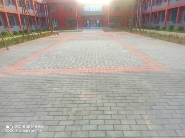 洛陽職業(yè)技術(shù)學院透水磚工程案例-施工效果展示 洛陽職業(yè)技術(shù)學院透水磚工程案例-施工效果展示